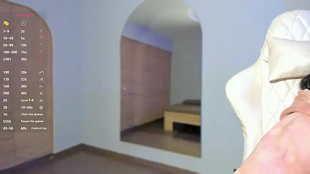 HannahMontgomery online show from January 10, 4:20 pm