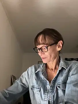 Snapshot of Chris06d22@xh chatting on October 13, 6:41 pm Chris06d22xh online show from October 13, 6:41 pm