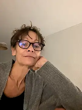 Snapshot of Chris06d22@xh chatting on October 19, 6:08 pm Chris06d22xh online show from October 19, 6:08 pm