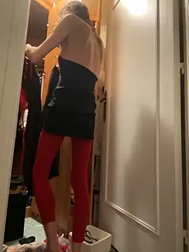 Snapshot of Chris06d22@xh chatting on October 30, 8:09 pm Chris06d22xh online show from October 30, 8:09 pm