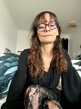 Snapshot of Chris06d22@xh chatting on November 23, 3:23 pm Chris06d22xh online show from November 23, 3:23 pm