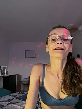 Chris06d22xh online show from July 18, 7:28 pm