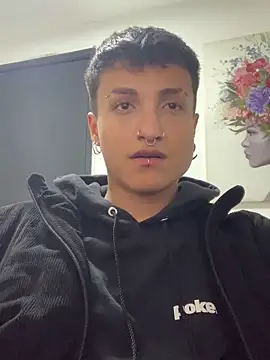 Snapshot of Milan_Bach chatting on March 22, 9:34 am Milan Bach online show from March 22, 9:34 am