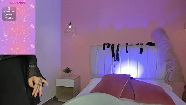 Snapshot of elisabethflores chatting on October 17, 8:33 pm elisabethflores online show from October 17, 8:33 pm