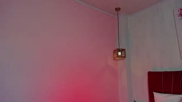 Snapshot of elisabethflores chatting on June 18, 8:57 pm elisabethflores online show from June 18, 8:57 pm
