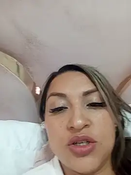 Snapshot of Maiyajoness chatting on November 12, 3:51 am Maiyajoness online show from November 12, 3:51 am