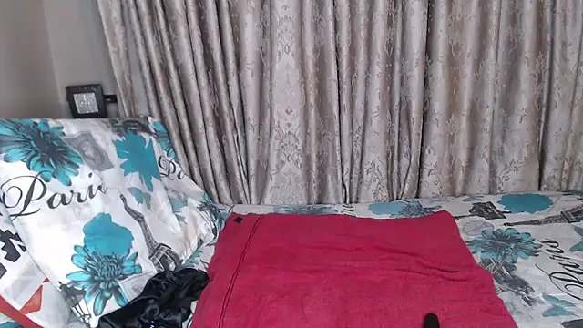 Snapshot of Lunalee chatting on March 25, 7:20 pm Lunalee online show from March 25, 7:20 pm