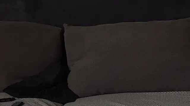 Snapshot of PeachyPixiee chatting on March 24, 7:35 am PeachyPixiee online show from March 24, 7:35 am