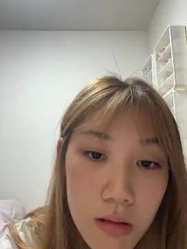 Snapshot of Yua_h02 chatting on October 6, 3:04 am Yua h02 online show from October 6, 3:04 am