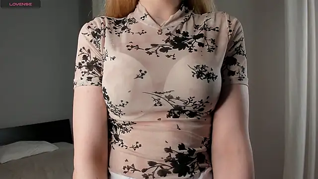 Snapshot of MarenRawicki chatting on October 7, 7:49 am MarenRawicki online show from October 7, 7:49 am