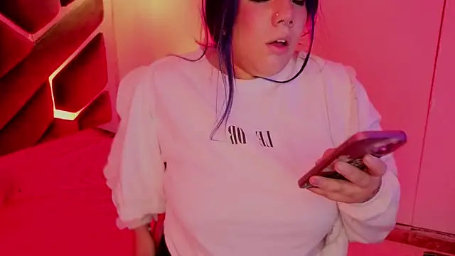 Snapshot of Melissa_Adamsx chatting on April 12, 11:37 am Melissa Adamsx online show from April 12, 11:37 am