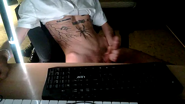 Snapshot of Kryk97 chatting on September 18, 3:58 pm Kryk97 online show from September 18, 3:58 pm