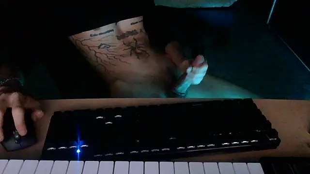 Snapshot of Kryk97 chatting on February 2, 11:36 pm Kryk97 online show from February 2, 11:36 pm