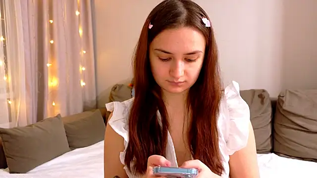 Snapshot of Lelia_Vibe chatting on November 23, 8:19 pm Lelia Vibe online show from November 23, 8:19 pm