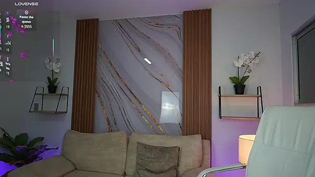 MilaCrave online show from October 13, 11:32 am