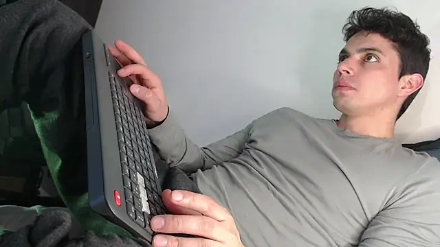 Snapshot of yourfavoriteboy__ chatting on January 5, 9:07 pm yourfavoriteboy online show from January 5, 9:07 pm