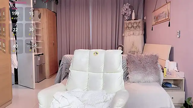 Snapshot of Y2Luvk chatting on October 2, 10:50 pm Y2Luvk online show from October 2, 10:50 pm