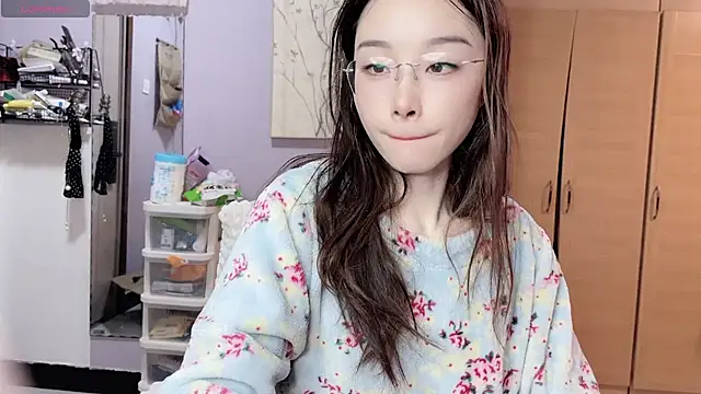 Y2Luvk online show from November 15, 10:26 pm