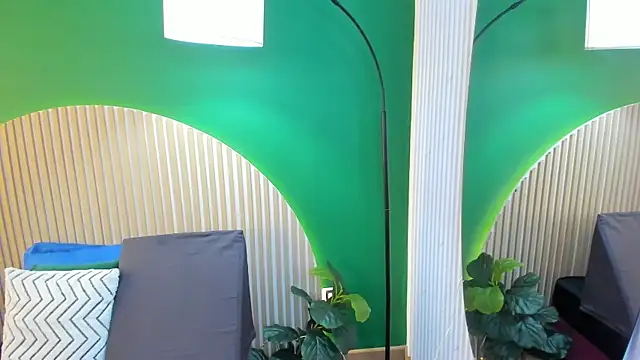 halleylorens online show from September 27, 7:13 am