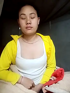 Snapshot of Ruaiuoi chatting on May 3, 5:52 pm Ruaiuoi online show from May 3, 5:52 pm