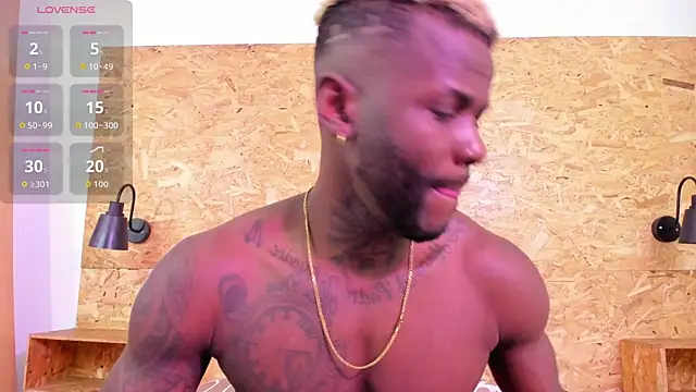 santiblack7 online show from September 22, 7:38 pm