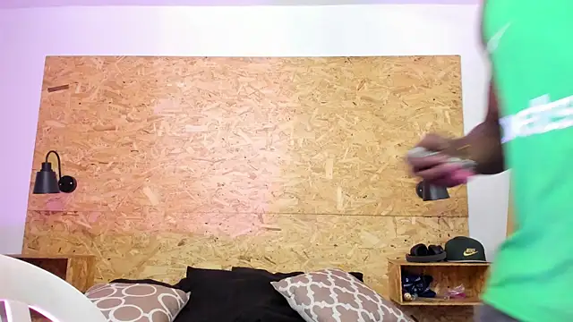 santiblack7 online show from October 14, 7:36 pm