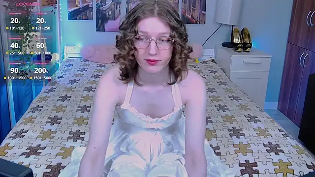 Snapshot of Masuzy chatting on April 6, 11:11 am Masuzy online show from April 6, 11:11 am