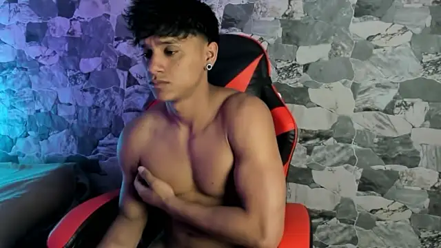 ZYZZ1312 online show from May 2, 4:17 am