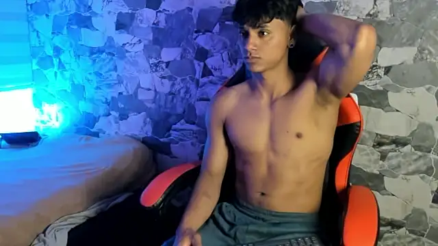 ZYZZ1312 online show from June 2, 1:07 am
