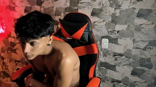ZYZZ1312 online show from June 18, 5:08 am