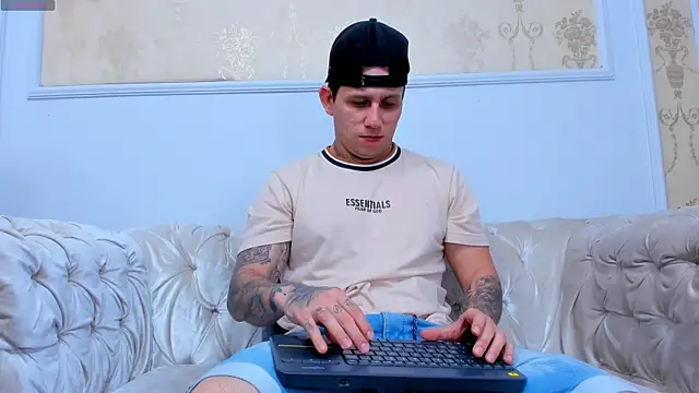 Snapshot of Scott_Clark chatting on December 16, 10:53 am Scott Clark online show from December 16, 10:53 am