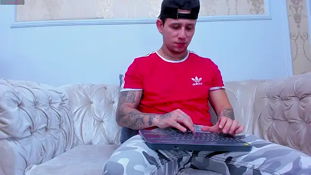 Snapshot of Scott_Clark chatting on December 18, 10:43 am Scott Clark online show from December 18, 10:43 am