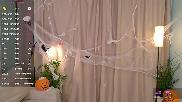 Snapshot of lisabaus chatting on October 29, 7:10 am lisabaus online show from October 29, 7:10 am