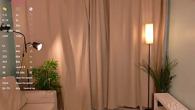 lisabaus online show from December 19, 7:15 am