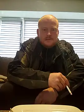 svenni2525 online show from October 13, 9:31 am