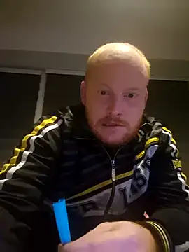 svenni2525 online show from October 19, 3:51 am