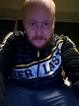 svenni2525 online show from November 23, 10:20 pm