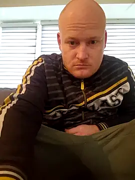 svenni2525 online show from December 4, 10:35 am