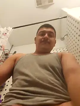 Snapshot of Biglou97 chatting on March 22, 9:56 am Biglou97 online show from March 22, 9:56 am