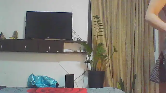 naiaratobon   online show from October 24, 3:36 am