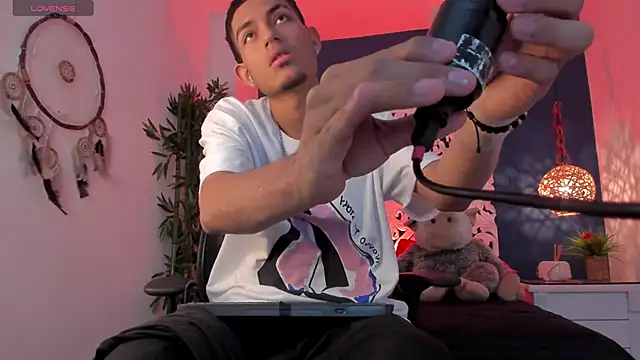 Adonis WB online show from October 3, 9:34 pm