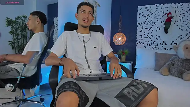 Adonis WB online show from November 21, 10:08 pm