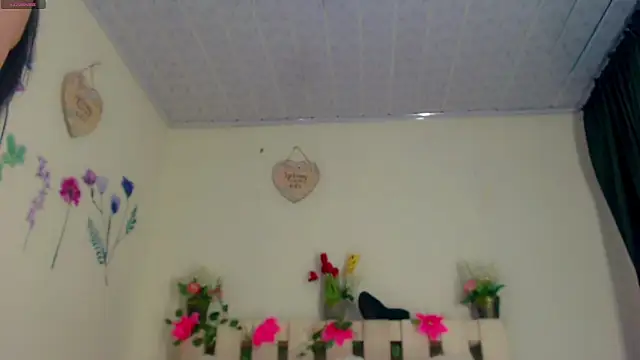 Eemily - online show from October 31, 6:03 am