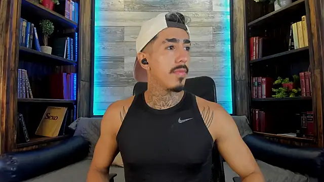 Donovan Desmond online show from September 27, 7:52 pm