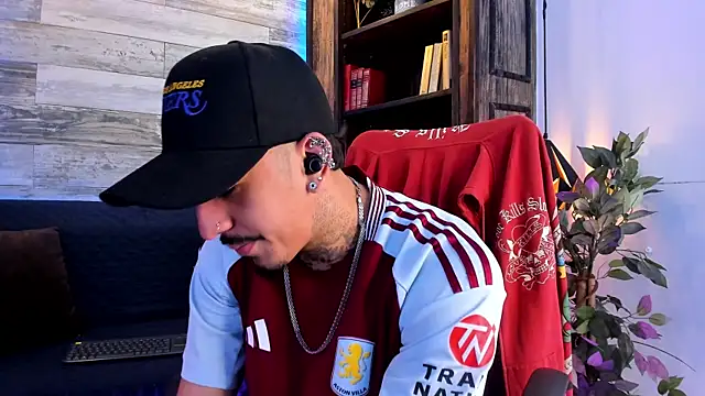 Donovan Desmond online show from February 12, 3:56 am