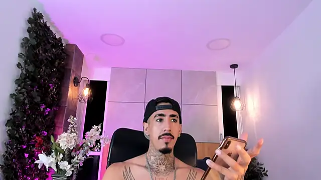 Donovan Desmond online show from March 5, 3:57 am