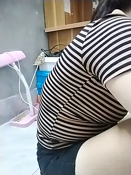 Snapshot of Mie_rose chatting on October 12, 12:31 am Mie rose online show from October 12, 12:31 am