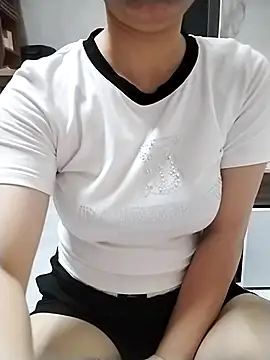 Snapshot of Mie_rose chatting on October 19, 1:39 am Mie rose online show from October 19, 1:39 am