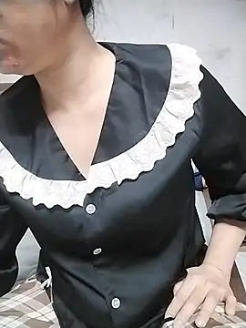 Mie rose online show from November 4, 1:10 pm