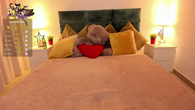 mishapallmer online show from September 24, 5:33 am